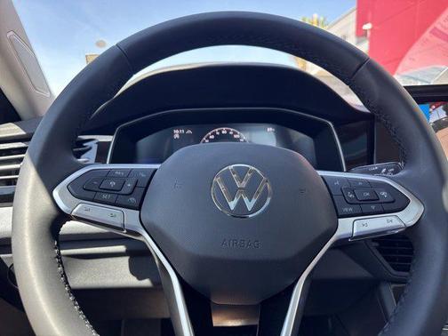 Platinum Gray Metallic 2026 Volkswagen Jetta 1.4T SE