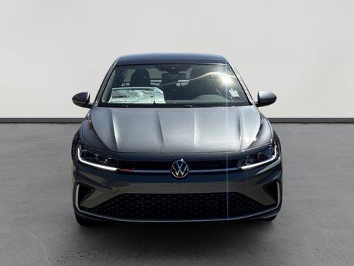 Platinum Gray Metallic 2026 Volkswagen Jetta 1.4T SE