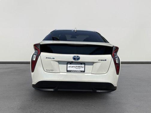 2016 Toyota Prius Three Touring