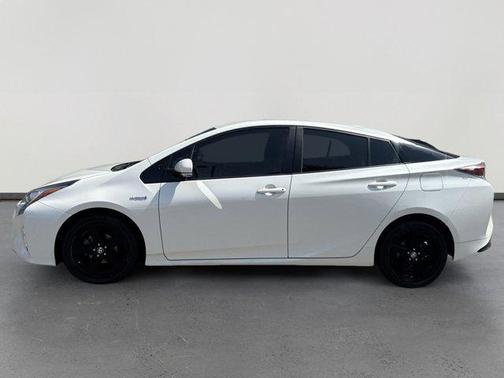2016 Toyota Prius Three Touring