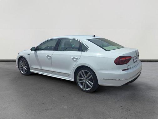 Pure White 2017 Volkswagen Passat 1.8T R-Line w/Comfort
