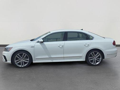 Pure White 2017 Volkswagen Passat 1.8T R-Line w/Comfort