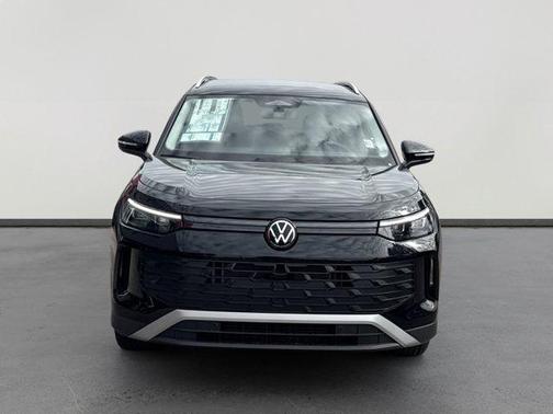 deep black pearl 2026 Volkswagen Tiguan 2.0T S
