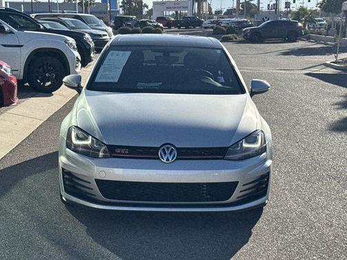 2017 Volkswagen Golf GTI 2.0T SE 4-Door