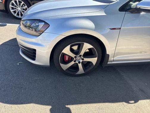 2017 Volkswagen Golf GTI 2.0T SE 4-Door