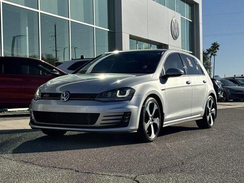 2017 Volkswagen Golf GTI 2.0T SE 4-Door