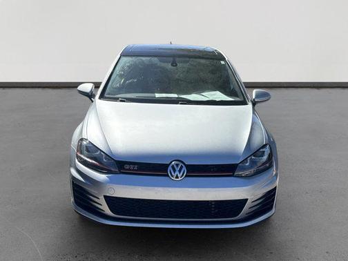 2017 Volkswagen Golf GTI 2.0T SE 4-Door