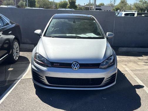 2017 Volkswagen Golf GTI 2.0T SE 4-Door
