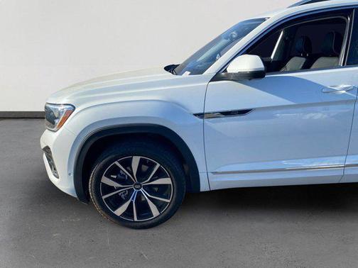 2025 Volkswagen Atlas 2.0T SEL Premium R-Line 4MOTION