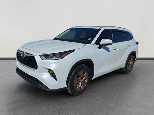 2022 Toyota Highlander Hybrid Bronze Edition