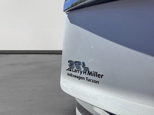 2026 Volkswagen Atlas Cross Sport 2.0T SEL Premium