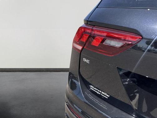 2023 Volkswagen Tiguan 2.0T SE R-Line Black 4MOTION