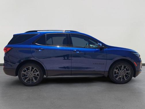 Blue Glow Metallic 2023 Chevrolet Equinox RS