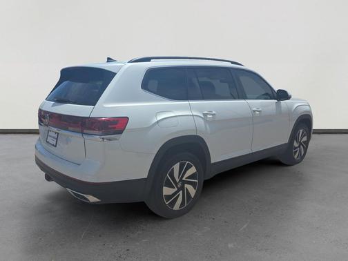opal white pearl 2026 Volkswagen Atlas 2.0T SE w/Technology