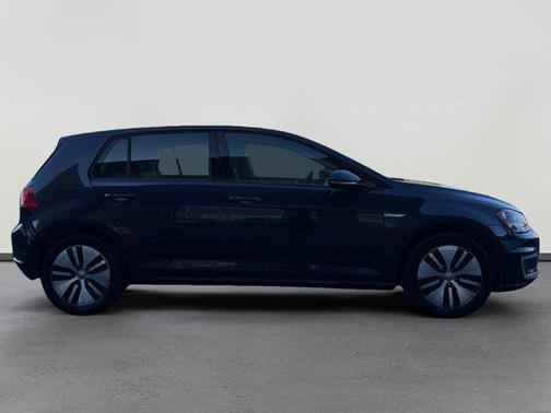 2016 Volkswagen e-Golf SE