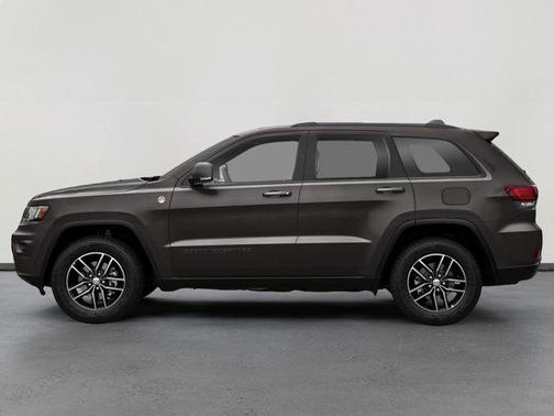 Granite Crystal Metallic Clearcoat 2019 Jeep Grand Cherokee Trailhawk