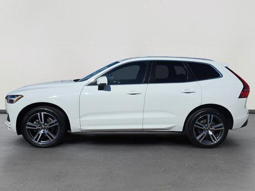 2021 Volvo XC60 T5 Momentum