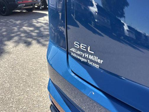 2026 Volkswagen Atlas Cross Sport 2.0T SEL Premium