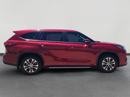 Ruby Flare Pearl 2023 Toyota Highlander XLE