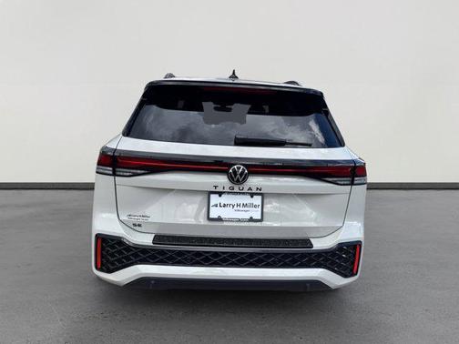 2025 Volkswagen Tiguan 2.0T SE R-Line Black