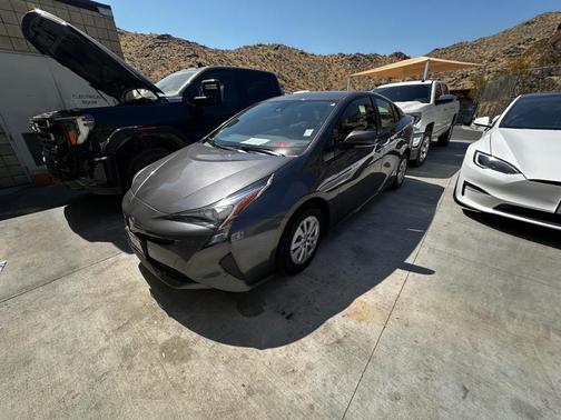 Magnetic Gray Metallic 2018 Toyota Prius One