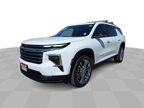 Summit White 2025 Chevrolet Traverse LT