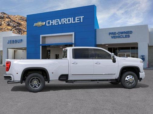 Polar White 2026 Chevrolet Silverado 3500 High Country