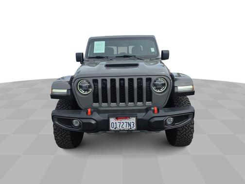 Sting Gray Clearcoat 2022 Jeep Gladiator Mojave