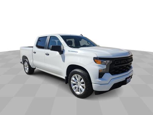 Summit White 2022 Chevrolet Silverado 1500 Custom
