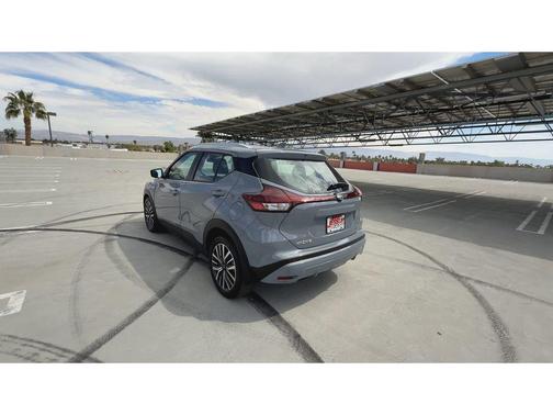 2022 Nissan Kicks SV