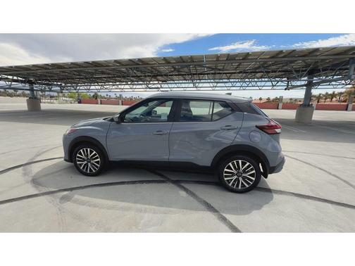 2022 Nissan Kicks SV