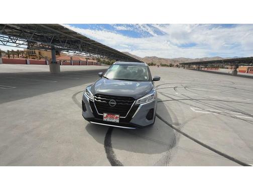 2022 Nissan Kicks SV