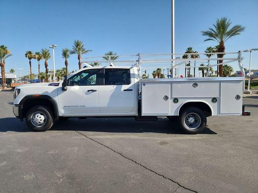 2025 GMC Sierra 3500 Pro