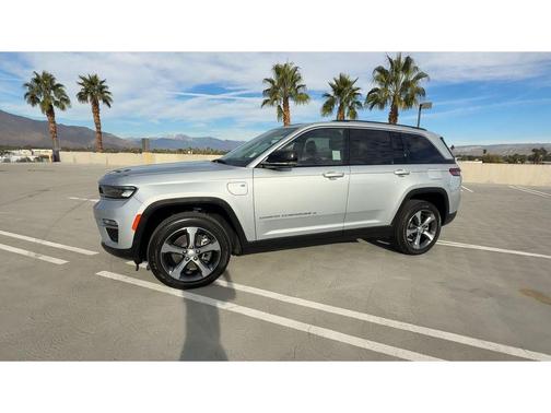 2022 Jeep Grand Cherokee 4xe Base