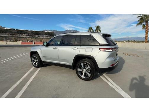 2022 Jeep Grand Cherokee 4xe Base