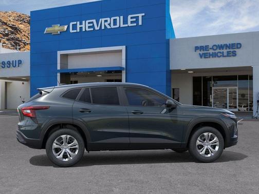 2025 Chevrolet Trax LS