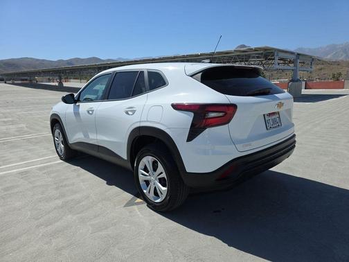 2025 Chevrolet Trax LS