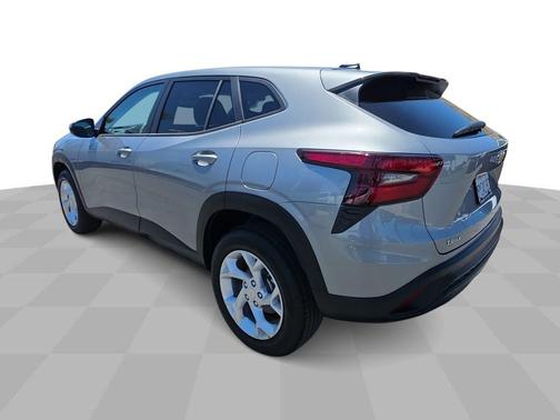 Sterling Gray Metallic 2026 Chevrolet Trax LS