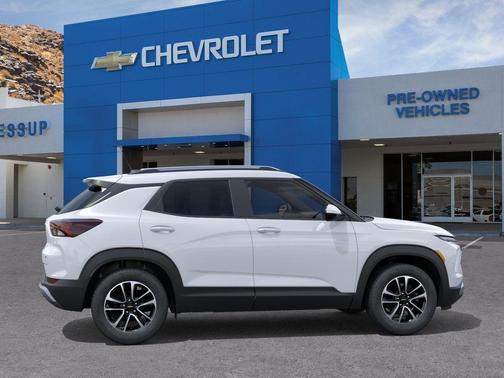 Summit White 2026 Chevrolet Trailblazer LT