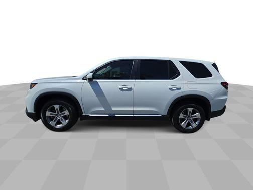 White 2024 Honda Pilot EX-L 7-Passenger