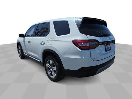 White 2024 Honda Pilot EX-L 7-Passenger