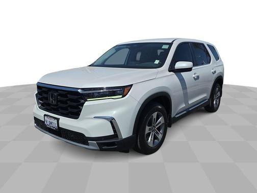 White 2024 Honda Pilot EX-L 7-Passenger