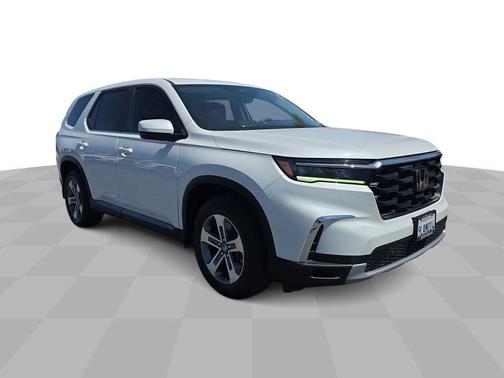 White 2024 Honda Pilot EX-L 7-Passenger