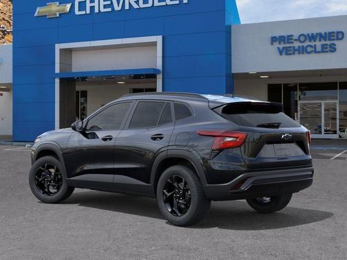 Mosaic Black Metallic 2026 Chevrolet Trax LT