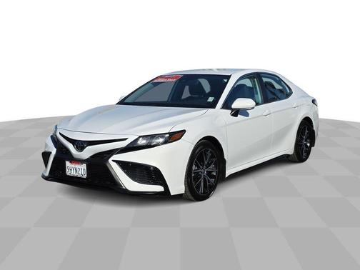 Ice 2024 Toyota Camry SE
