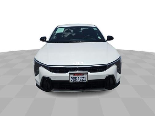 Snow White Pearl 2025 Kia K4 GT-Line