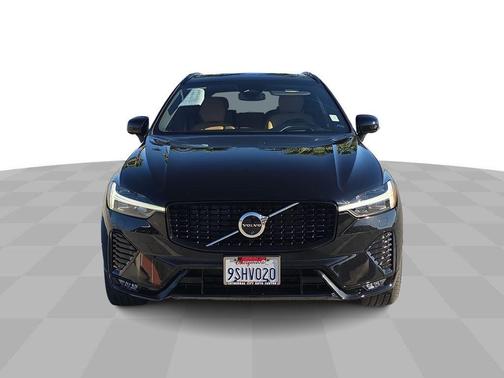 2025 Volvo XC60 B5 Ultra