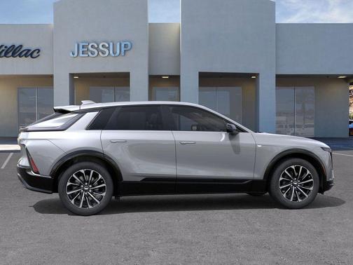 2025 Cadillac LYRIQ Sport