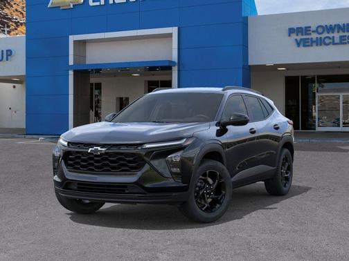 Mosaic Black Metallic 2026 Chevrolet Trax LT