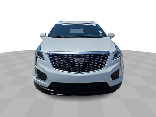 Crystal White Tri-Coat 2023 Cadillac XT5 Luxury